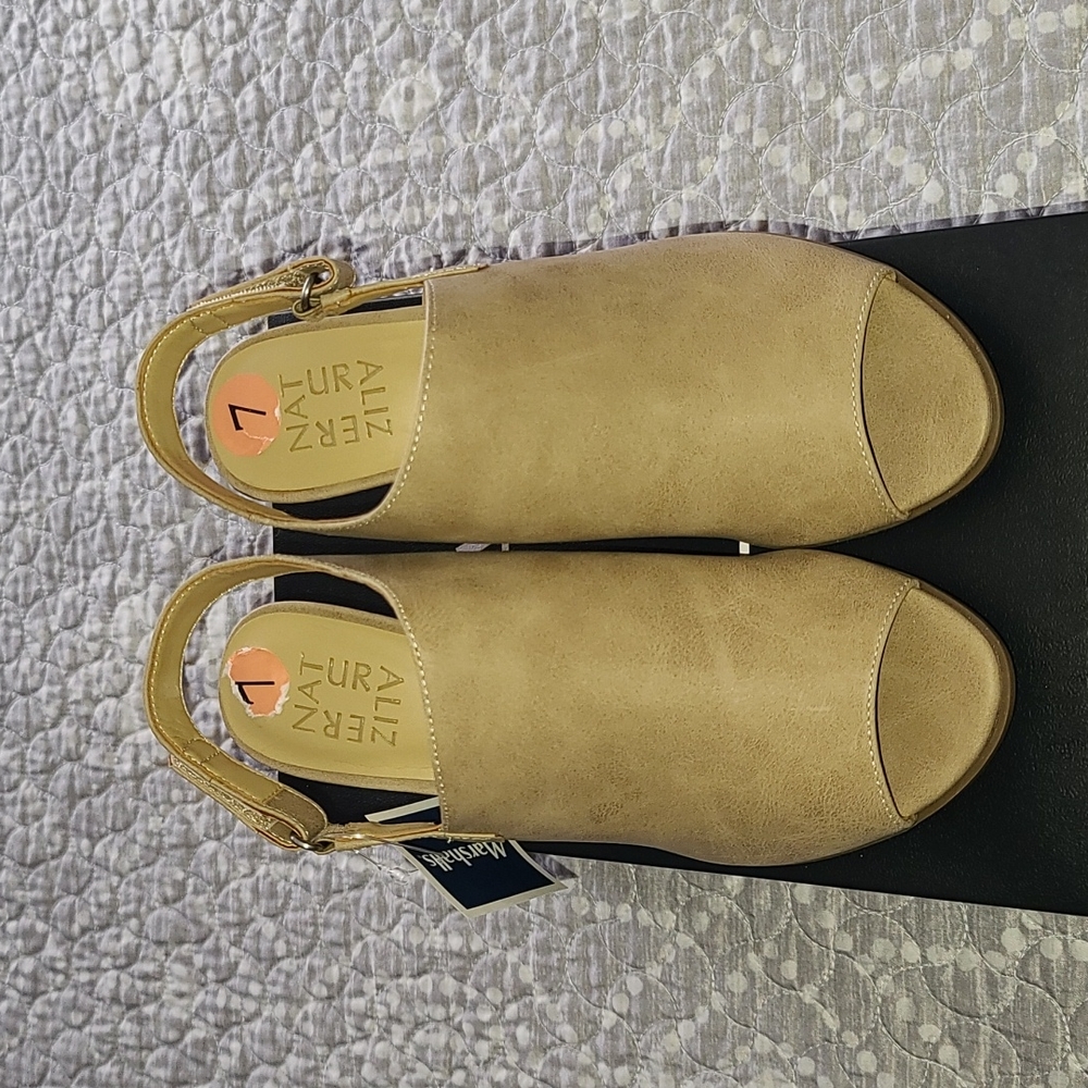 Naturalizer Teagan Buff Block Heel Shoe